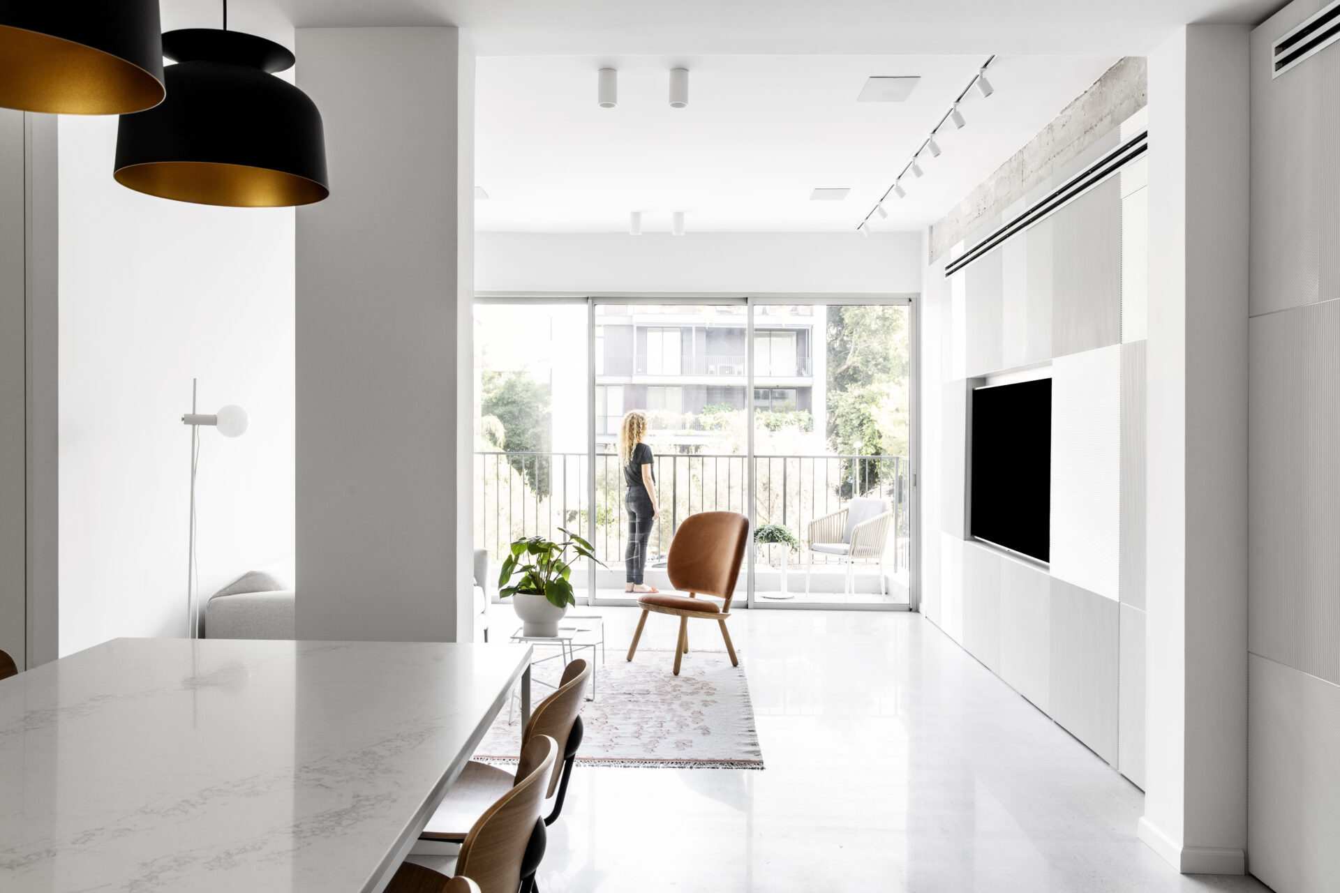 Elegant Kitchen in the Heart of the City - 5131 Calacatta Nuvo Elegant KitchenCaesarstone